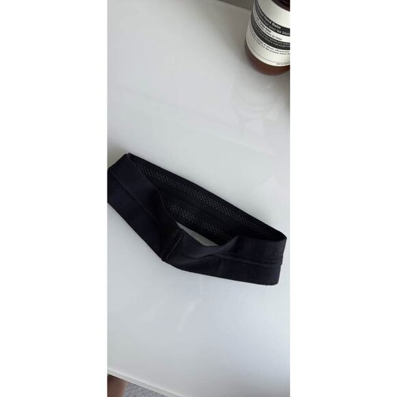 Lululemon black hairband anti slip - Picture 4 of 4